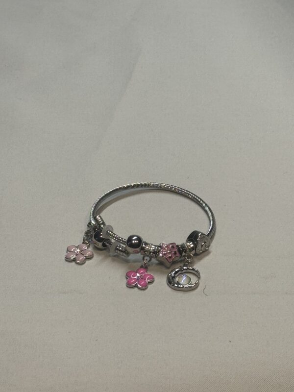 Pembe Charm Pandora 